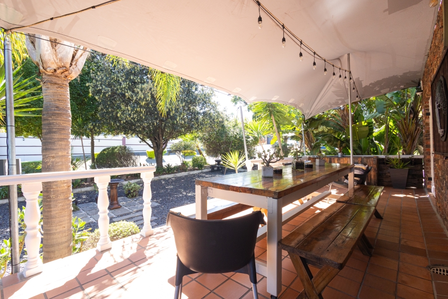 10 Bedroom Property for Sale in Plattekloof Western Cape